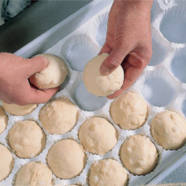 VERHUUR01 - Waffle dough balls